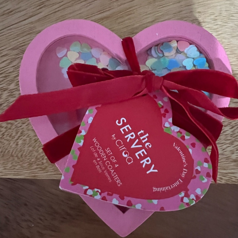 Ciroa Heart-Shaped Coaster Set - Pink and Red